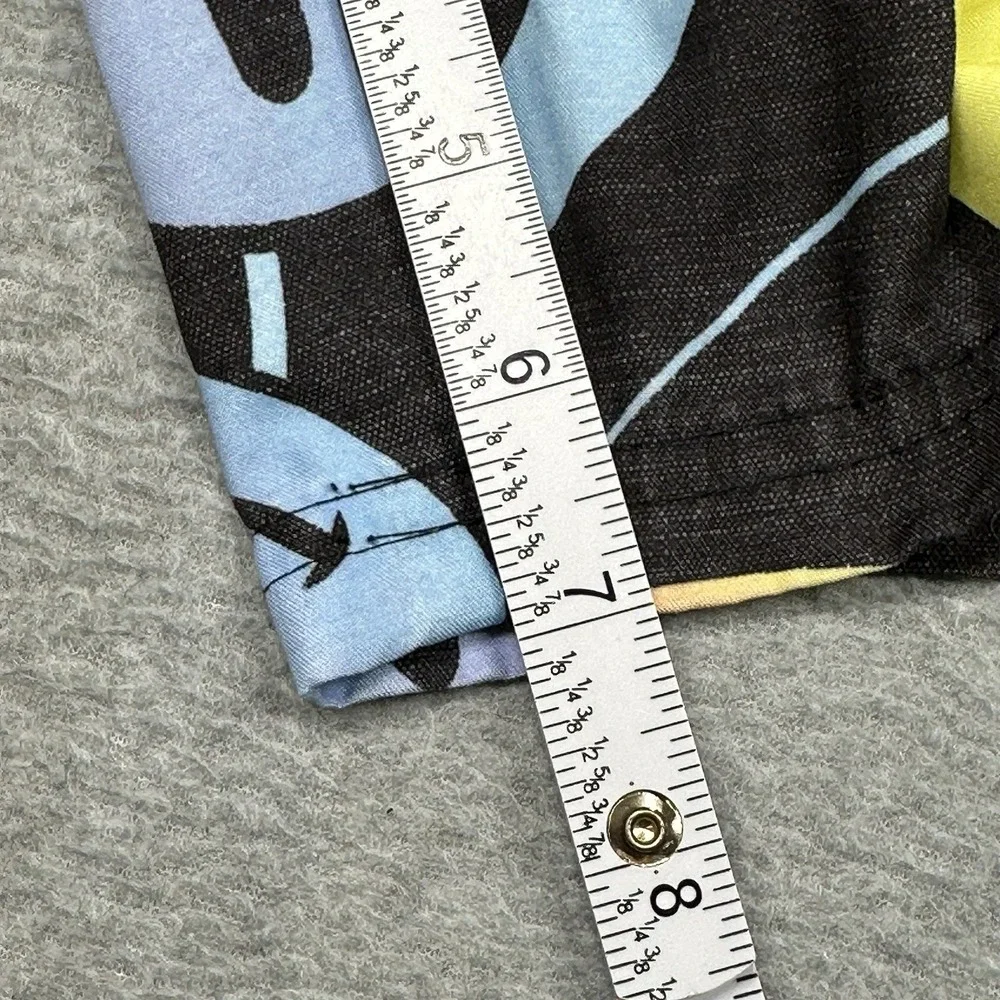 No Boundaries Mens Medium (32-34) 7
